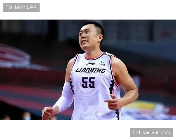 特写：老将韩德君赛后独自加练罚球，目标生涯第二冠